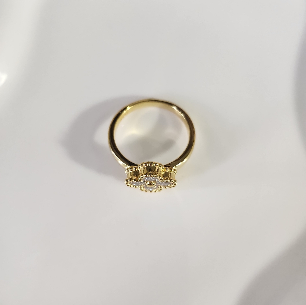 Sterling Silver Moissanite Clover Ring View 3
